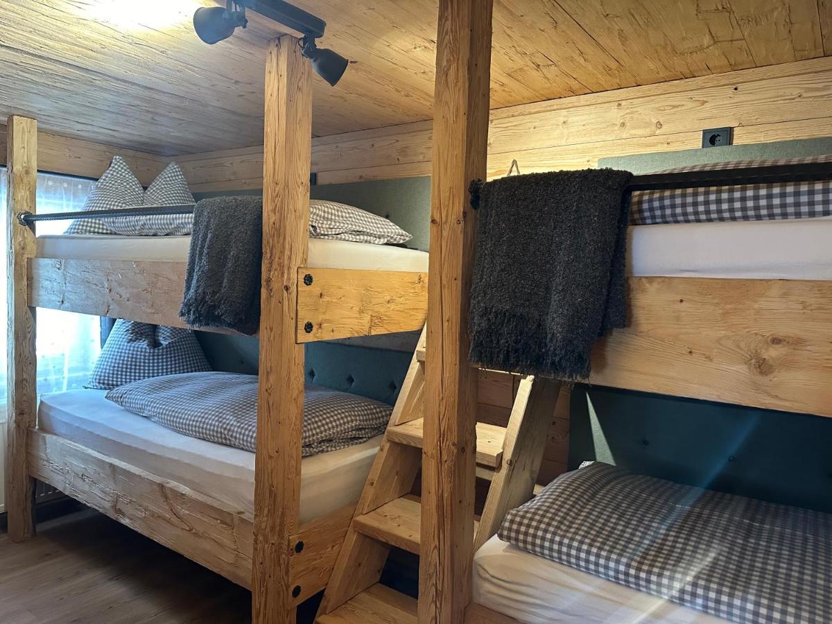 Peer Alm Hotel Navis Buitenkant foto