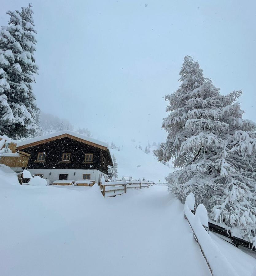 Peer Alm Hotel Navis Buitenkant foto