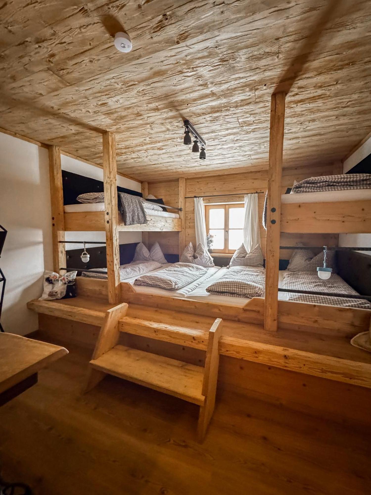 Peer Alm Hotel Navis Buitenkant foto