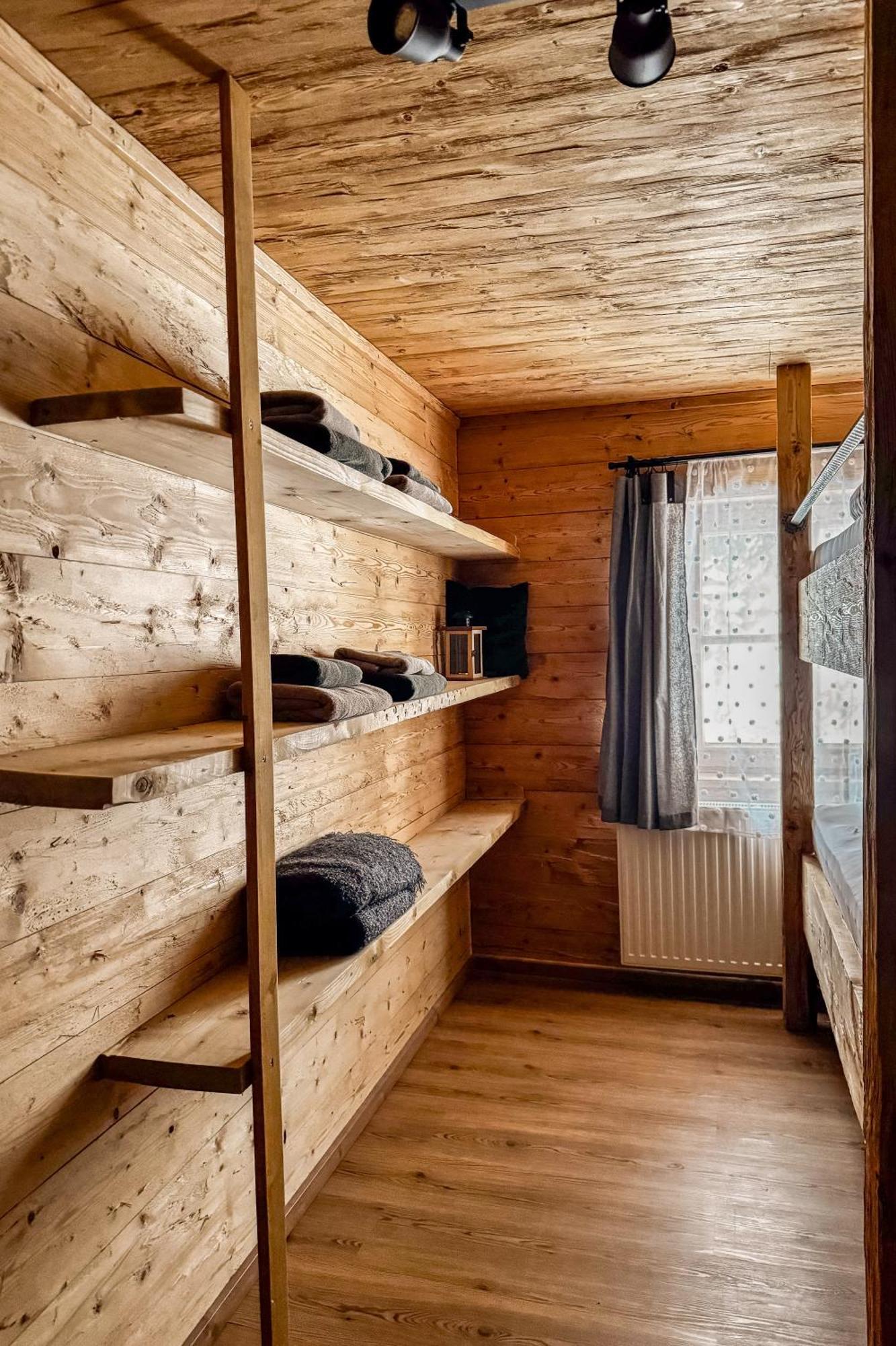 Peer Alm Hotel Navis Buitenkant foto